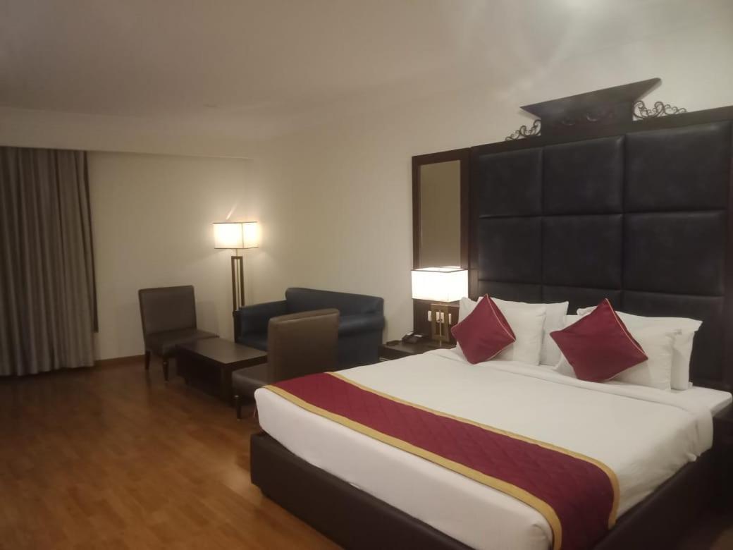 Hotel Blossom Vashishtha - Free Lunch Or Dinner- Free Breakfast 3*