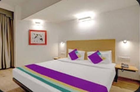 Blossom Vashishtha - Free Lunch Or Dinner- Free Breakfast Hotel 3*