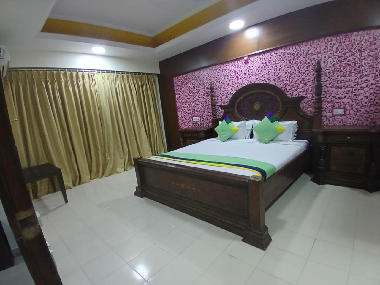 Blossom Vashishtha - Free Lunch Or Dinner- Free Breakfast Hyderabad